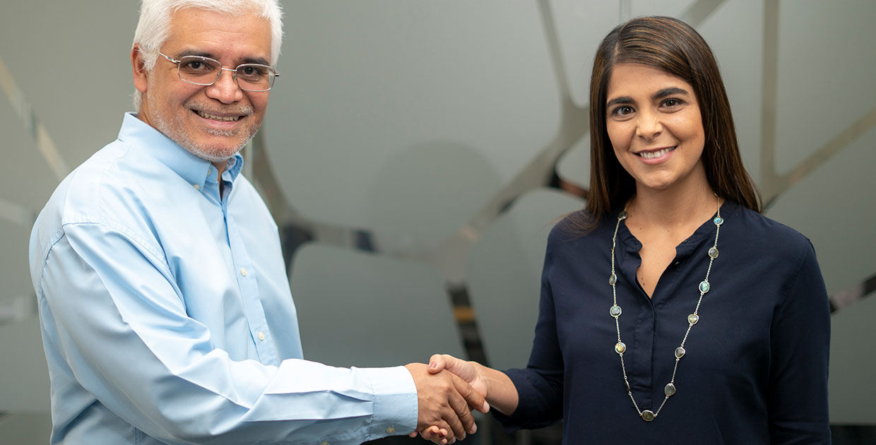 Unilever premia a emprendedor costarricense que produce combustible a partir de desechos plásticos