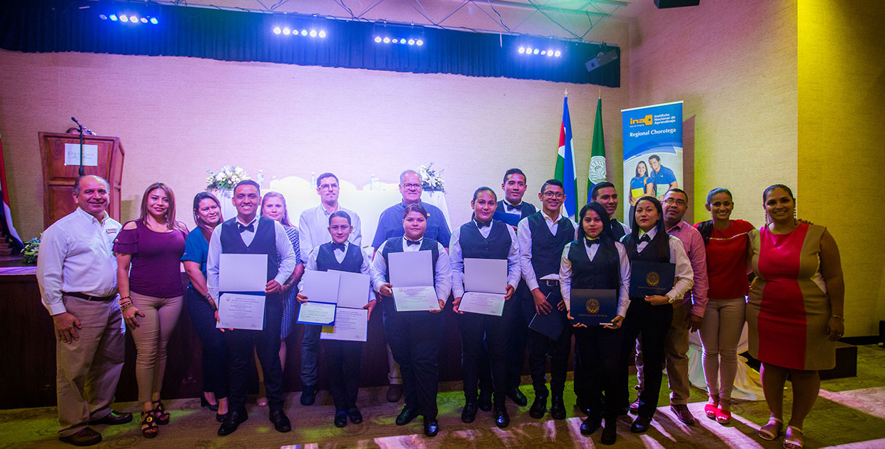 Hotel Dreams Las Mareas y el INA graduaron a 26 guanacastecos del  Programa de Formación Dual