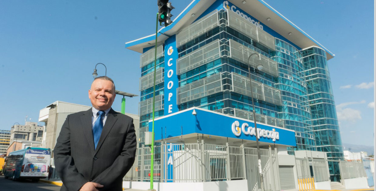 Coopecaja estrena nuevo edificio  y nuevo Core financiero