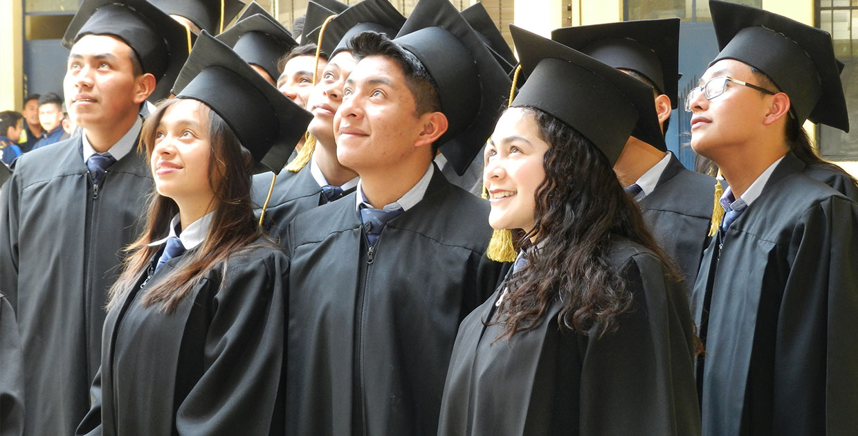 Grupo Financiero Guatemalteco firma convenio para dar trabajo a graduados