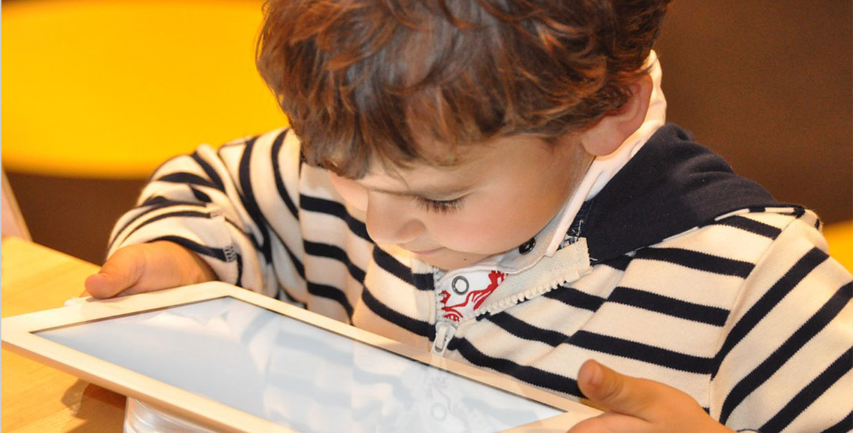 CLARO CR y Sector de Telecomunicaciones adoptan código para la protección de personas menores de edad en internet