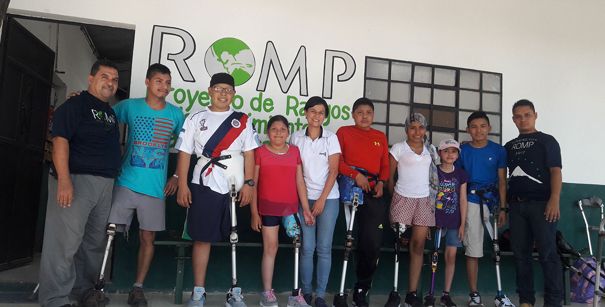 ROMP Guatemala anuncia el programa “Un pasito en tus manos” para financiar la colocación de prótesis a pacientes pediátricos