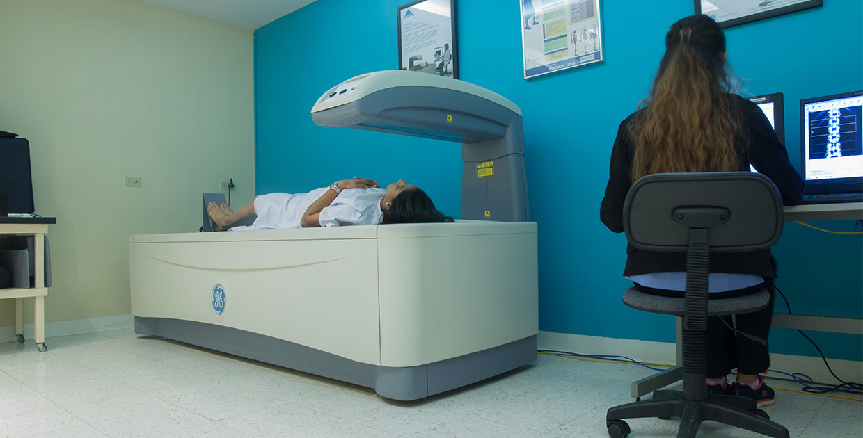 La importancia de la densitometría ósea en la mujer