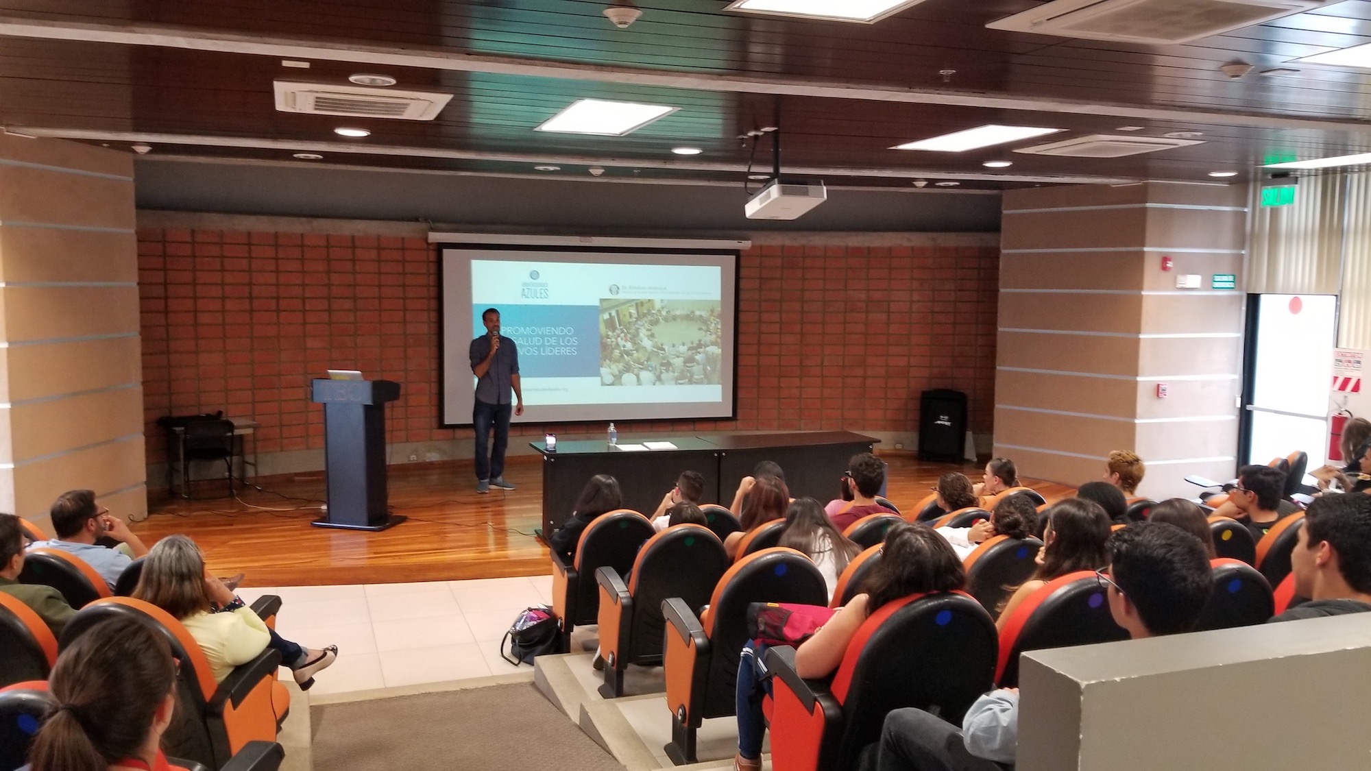 Universidades Azules incentiva hábitos saludables en universitarios