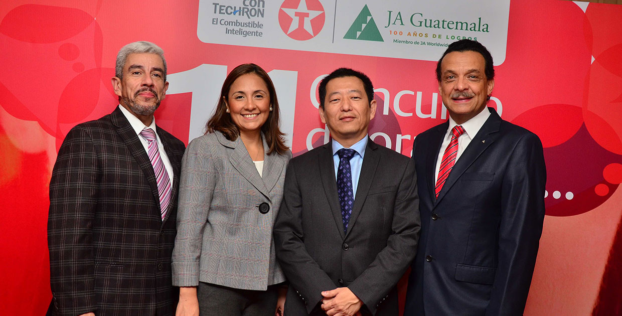 Texaco promueve agentes de cambio a través de becas universitarias