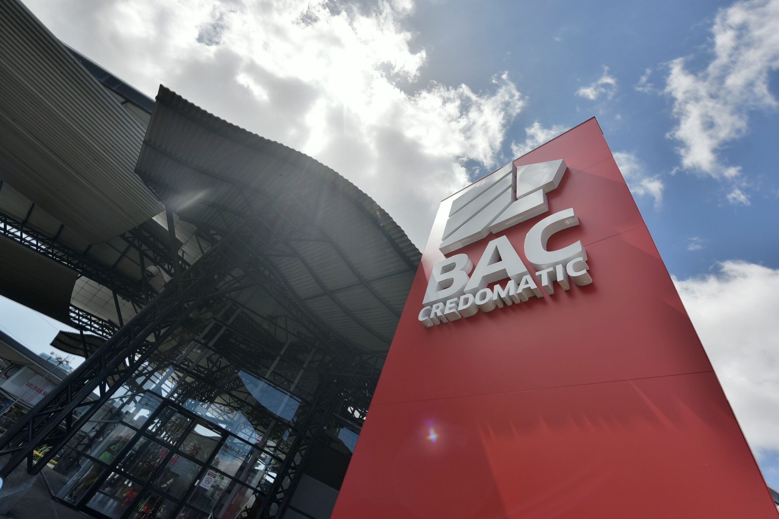BAC Credomatic destaca como Mejor Banco de Centroamérica y el Caribe