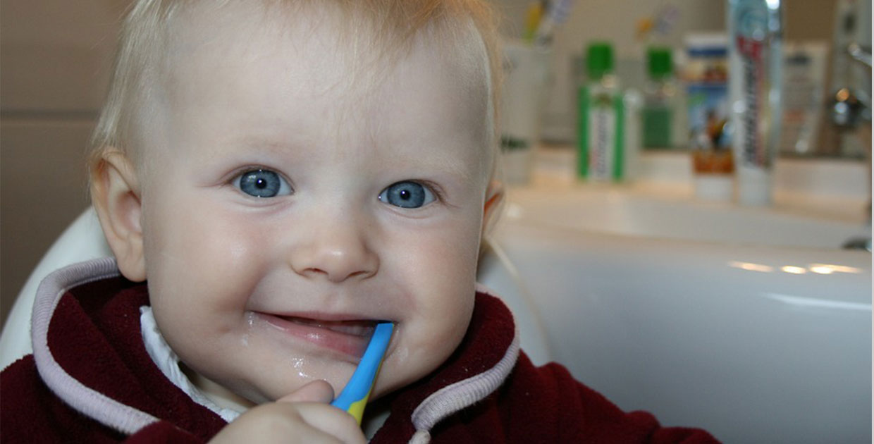 Los hábitos de cuidado oral deben iniciar  desde el nacimiento del bebé