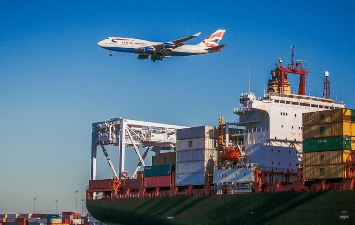 Carga aérea mundial registra un alza de 6 % en mayo, según la IATA
