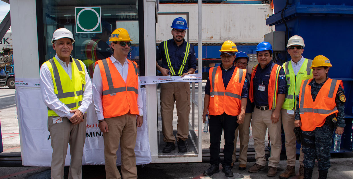 APM Terminals y SAT inauguran sistema de control de contenedores en su grúa pórtico en Guatemala