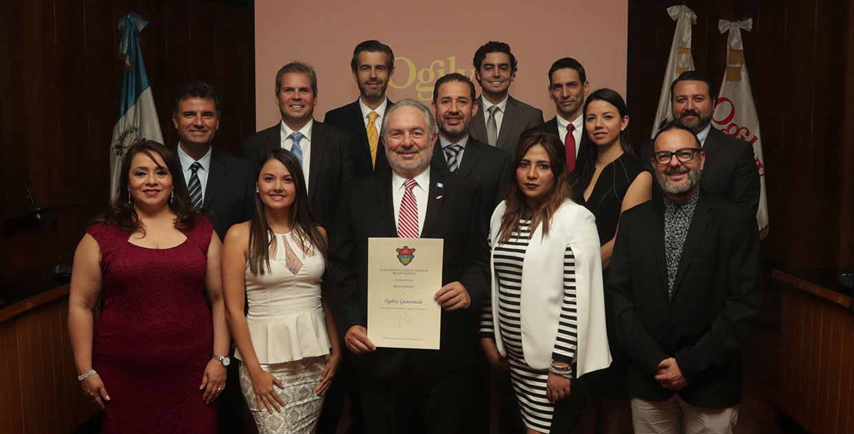 Entregan reconocimiento a Ogilvy Guatemala