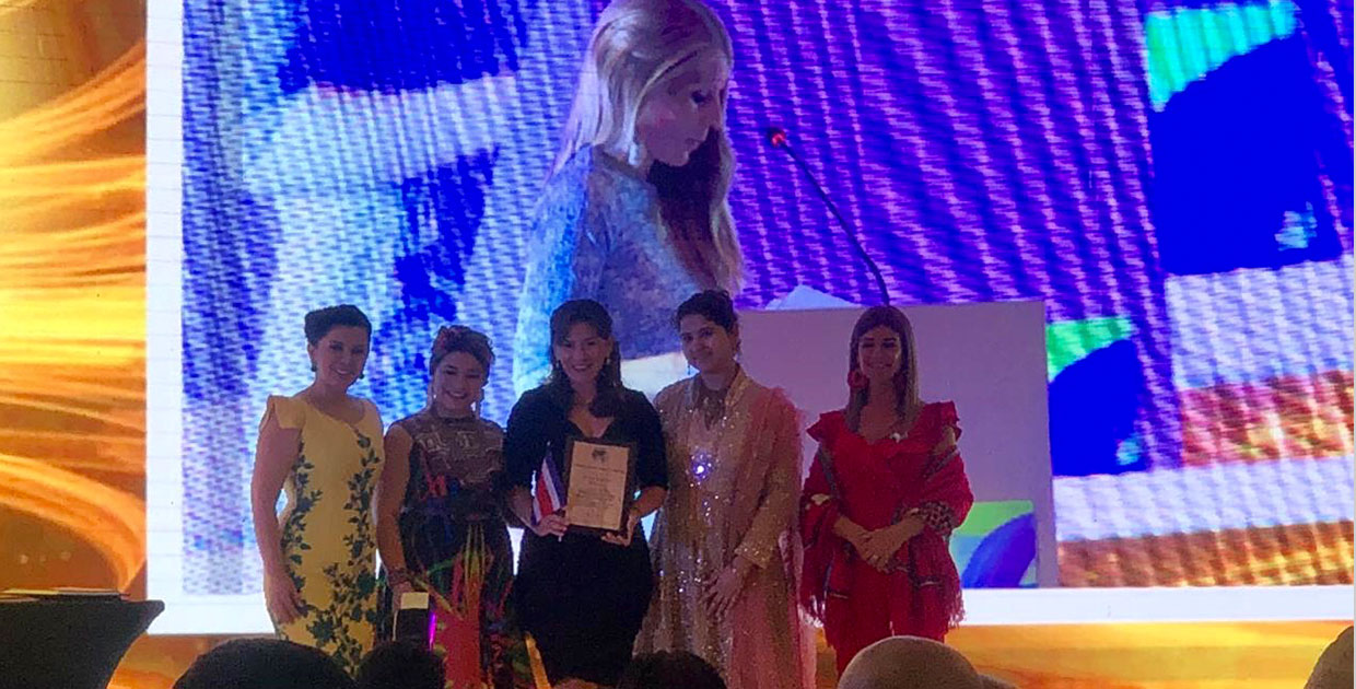 Costarricense es galardonada en el Women Economic Forum