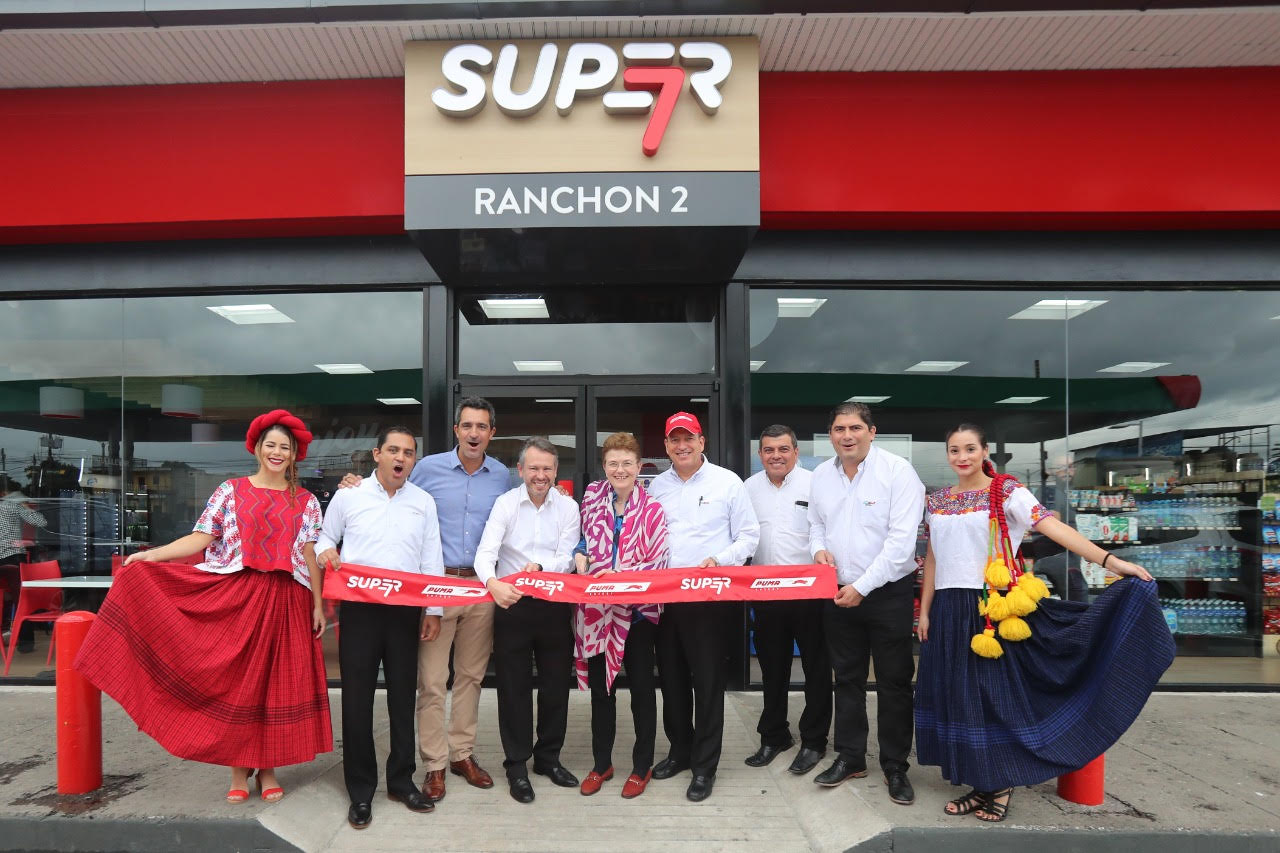 SUPER 7 renueva su imagen y remodela la primera tienda, a nivel mundial en Guatemala