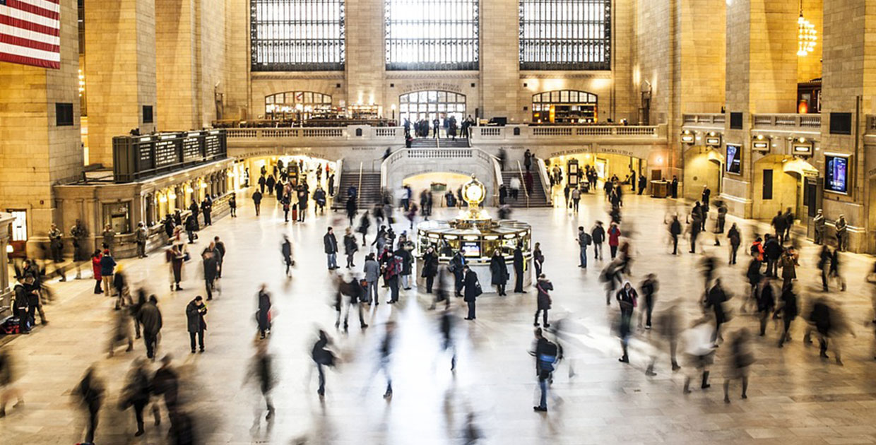 Empleo en EE.UU. repuntó más de lo previsto en noviembre: 227.000 puestos, paro de 4,2%