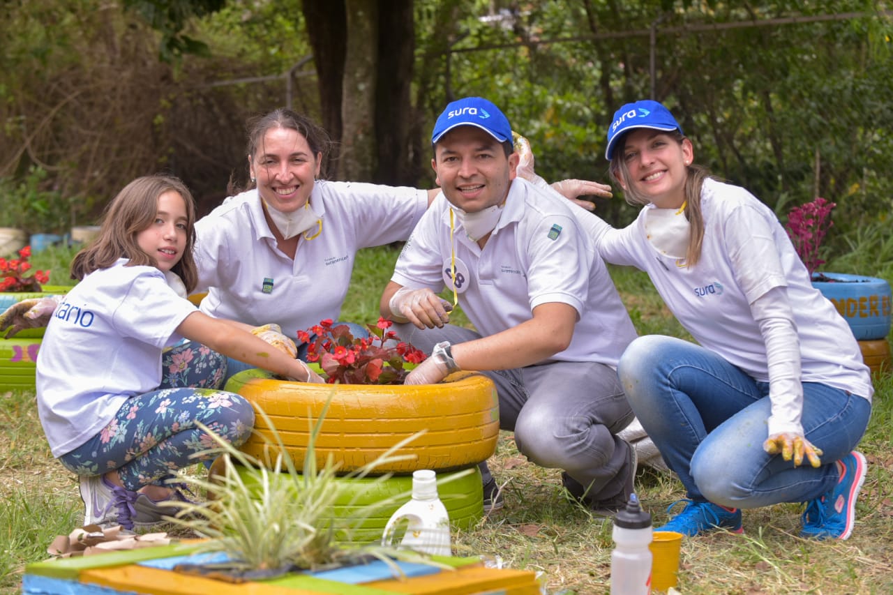 Sumando Voluntades une a más de 3.100 voluntarios de Latinoamérica para mejorar la calidad de la educación y contribuir al desarrollo de ciudades sostenibles
