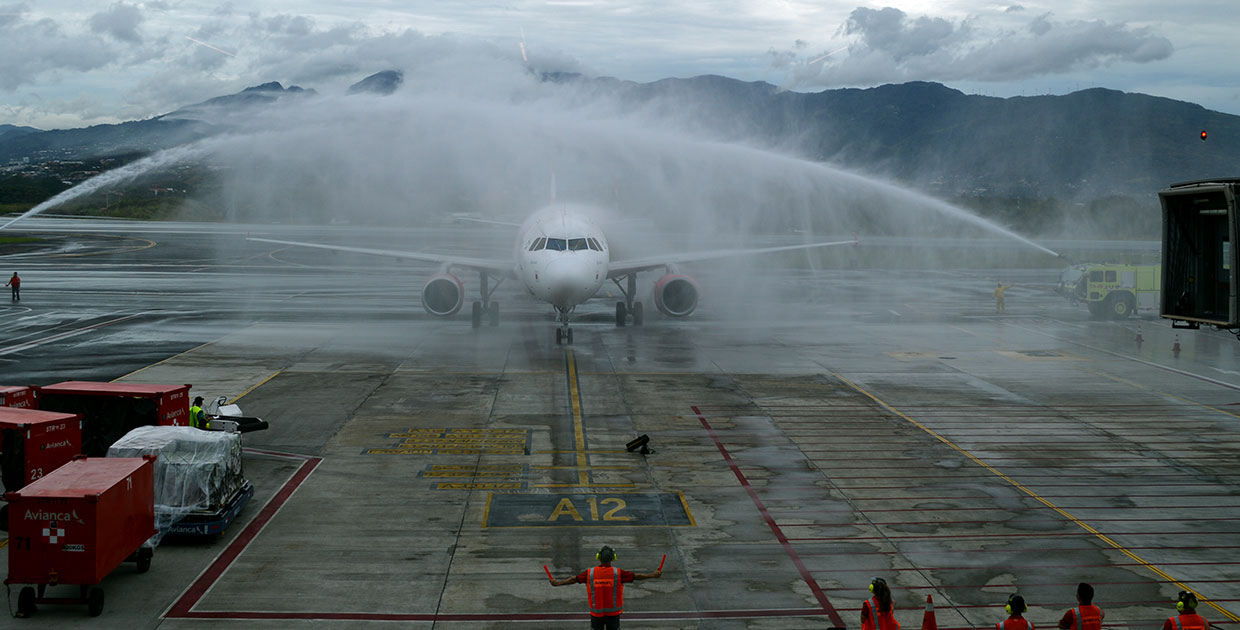 Avianca celebra su centenario en Aeropuerto Juan Santamaría