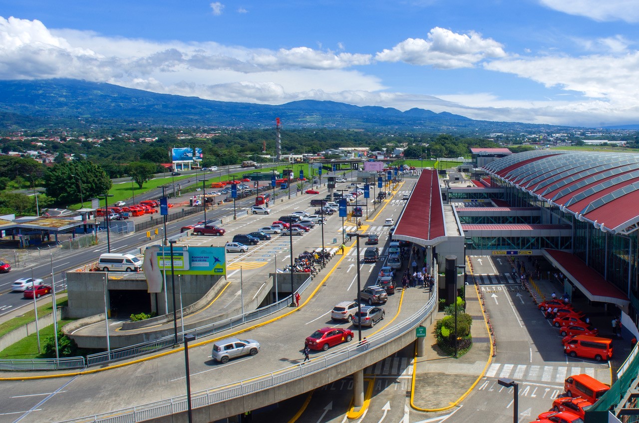 Aeropuerto Internacional Juan Santamaría disminuye su huella de carbono y logra exclusiva certificación