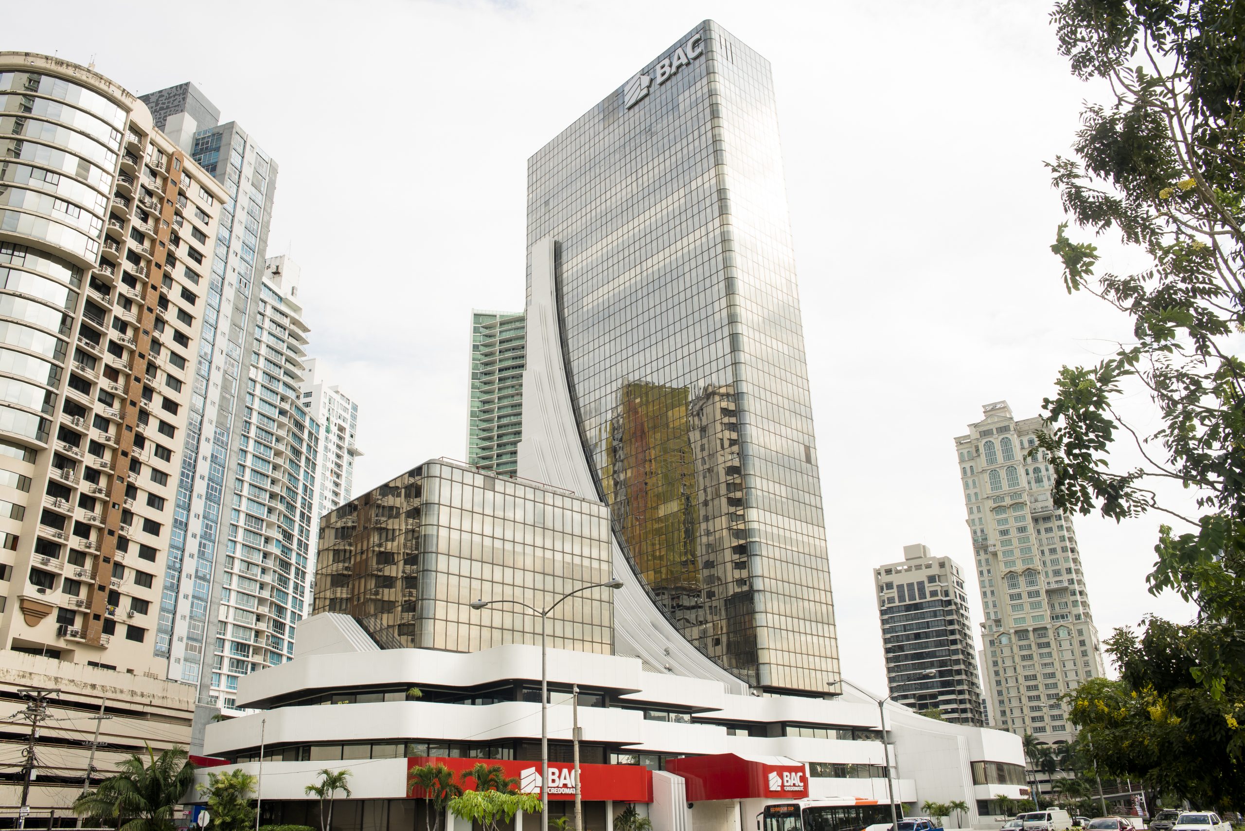 Standard & Poor’s reconoció a BAC International Bank, como una de las entidades financieras más sólidas de la región