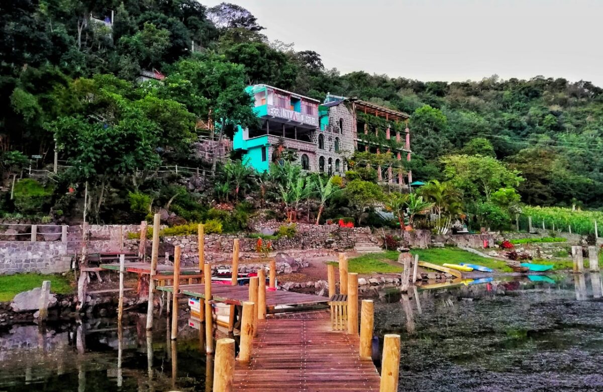 Eco Hotel Uxlabil Atitlán es galardonado por #TripAdvisor con el premio Travellers’ Choice 2020