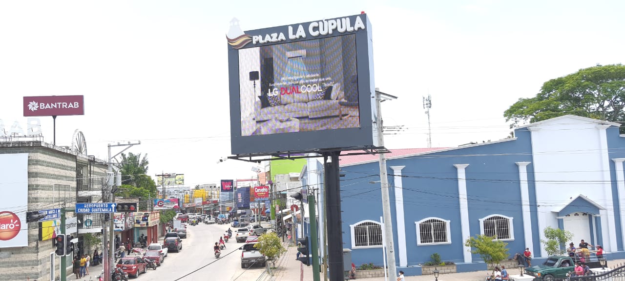 Pantalla  LED de LG Electronics ilumina una de las principales  ciudades turísticas de Guatemala