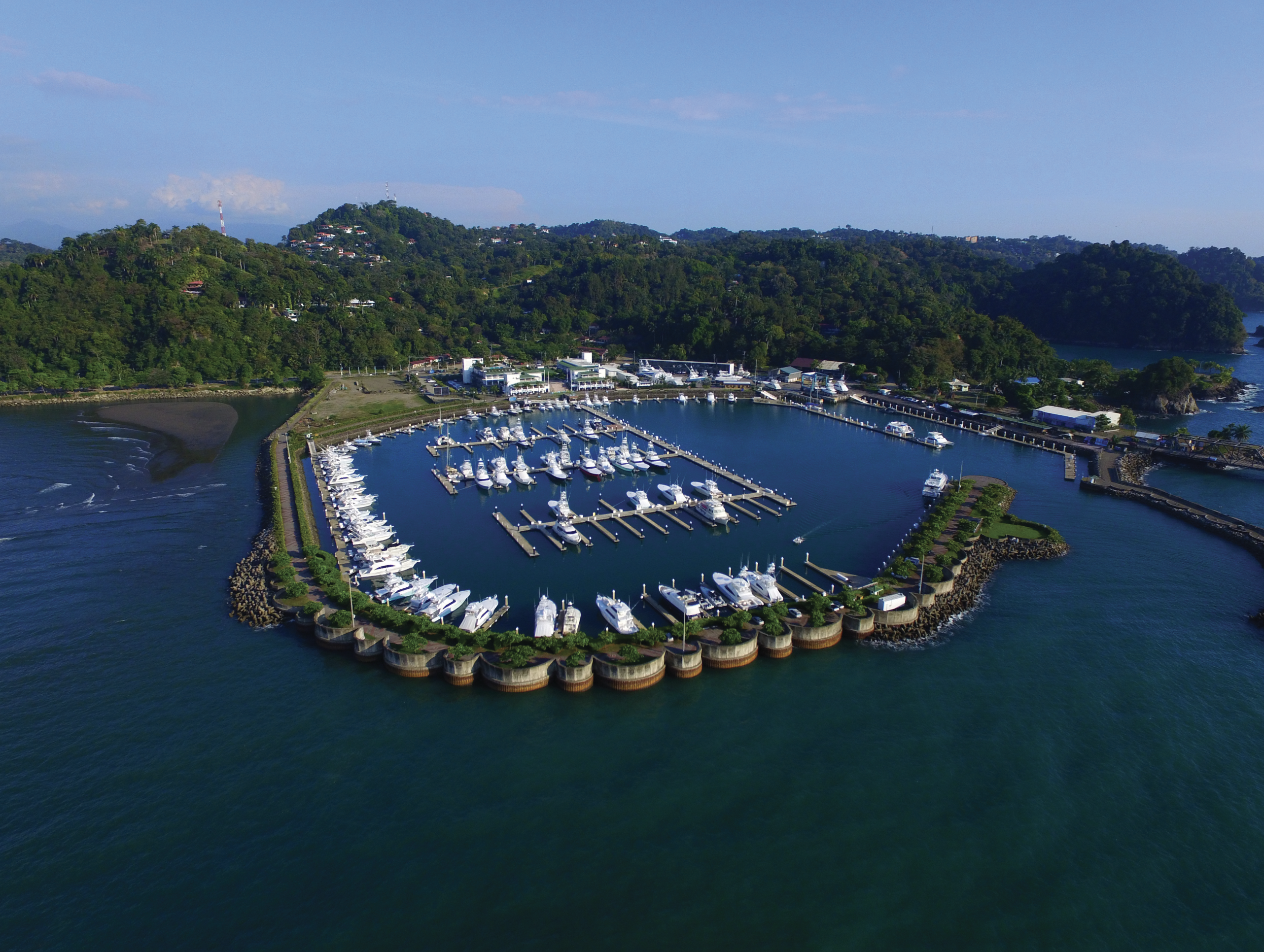 Costa Rica impulsará desarrollo costero y de marinas turísticas