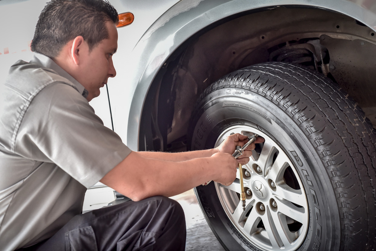 Aprenda los 7 pasos para cambiar una llanta