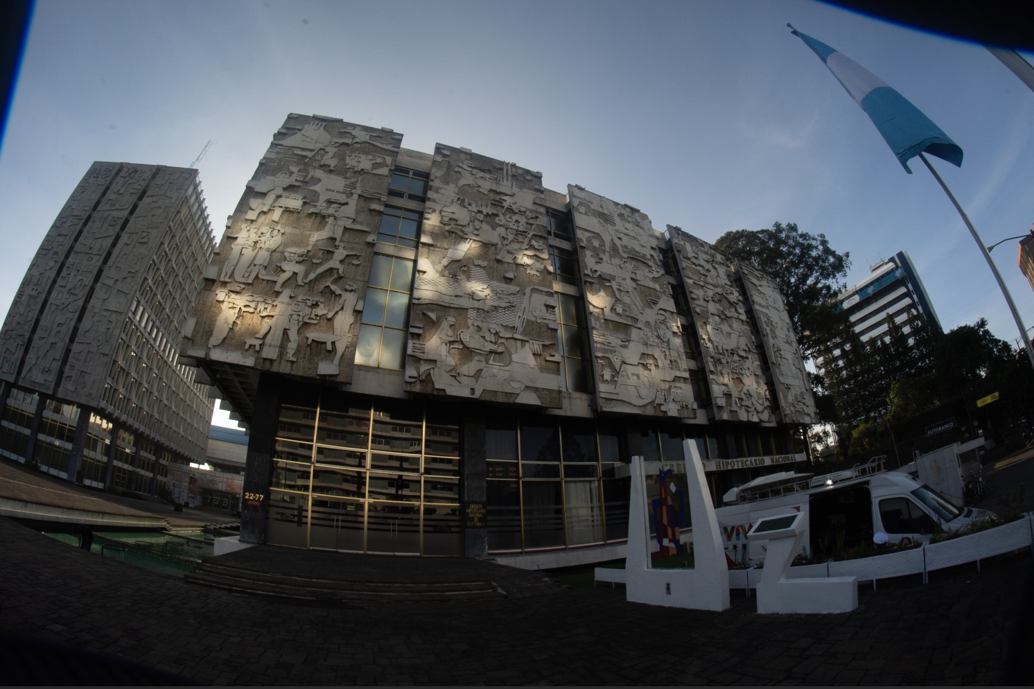 CHN celebra 90 años siendo el banco de varias generaciones de los guatemaltecos