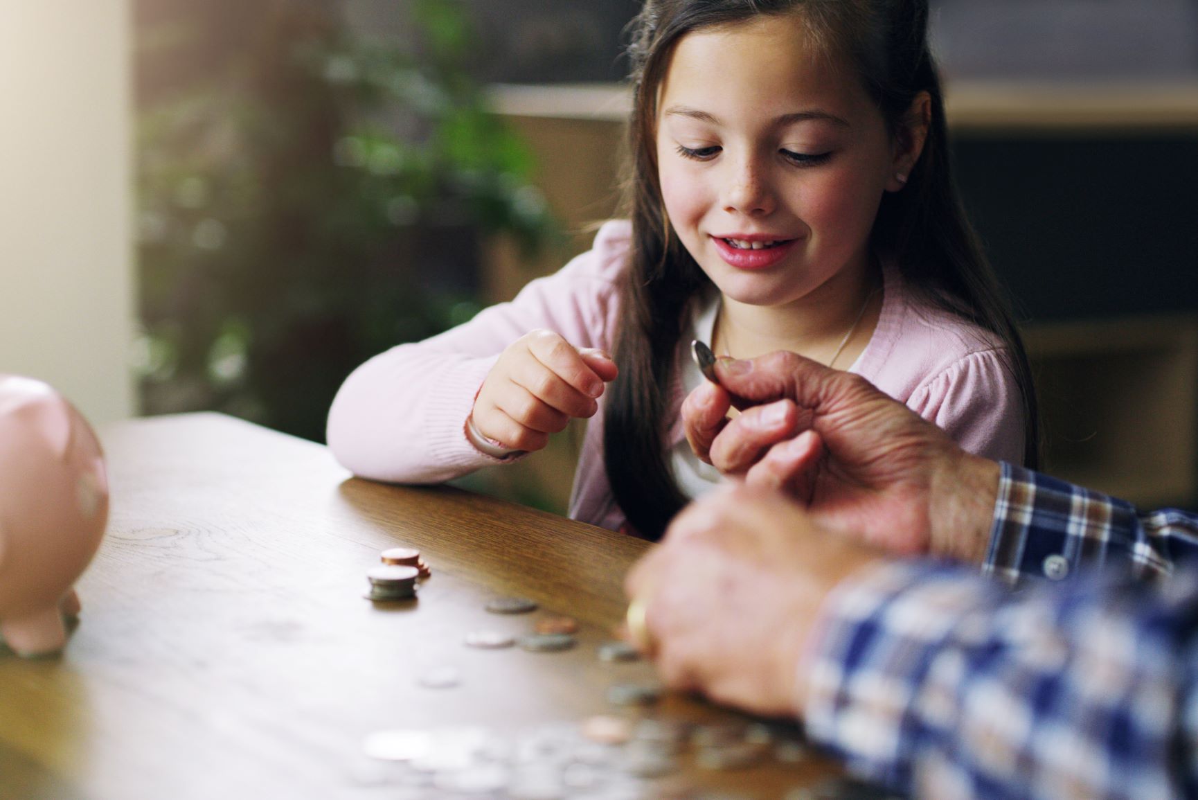 Enséñeles a los niños el valor del ahorro con cinco prácticos consejos