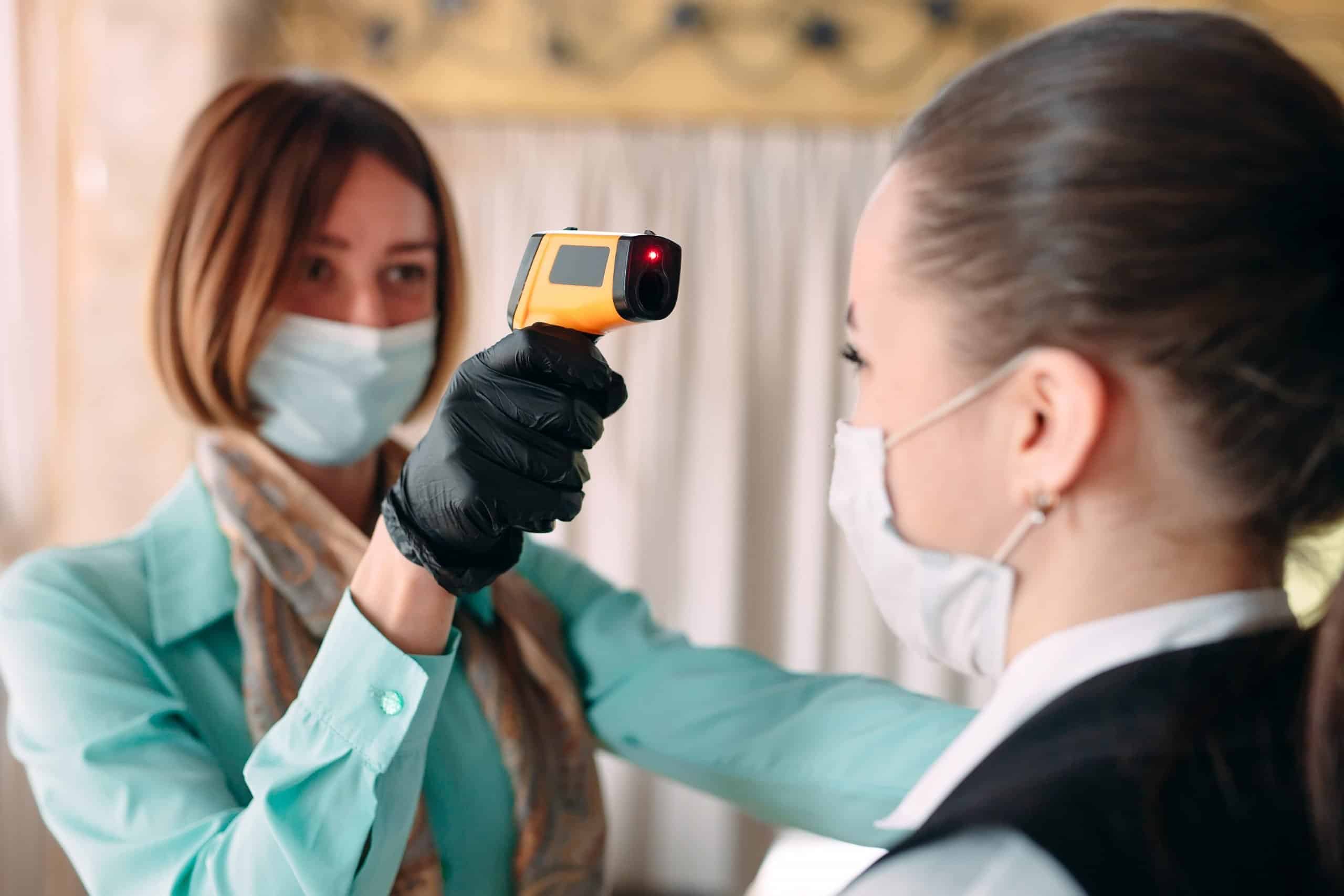 ¿El escaneo de temperatura de la frente previene el COVID-19?