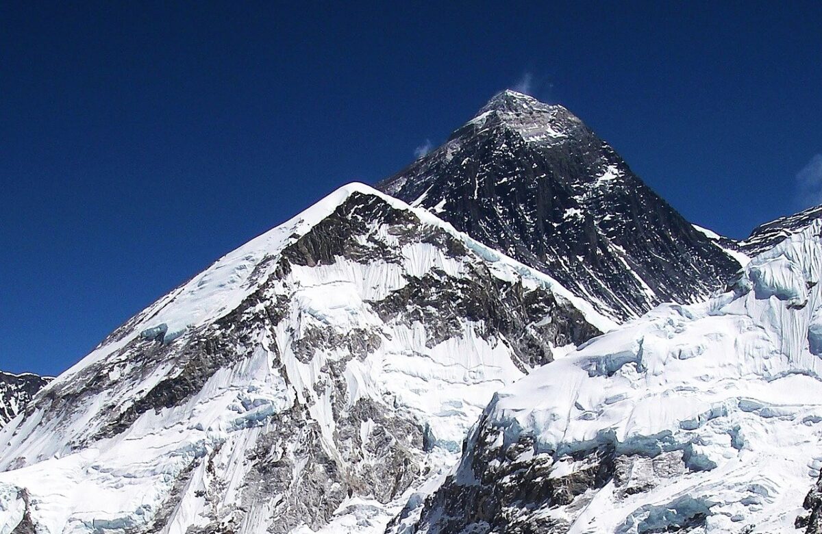 Monte Everest  tiene nueva altitud oficial: 8.848,86 metros