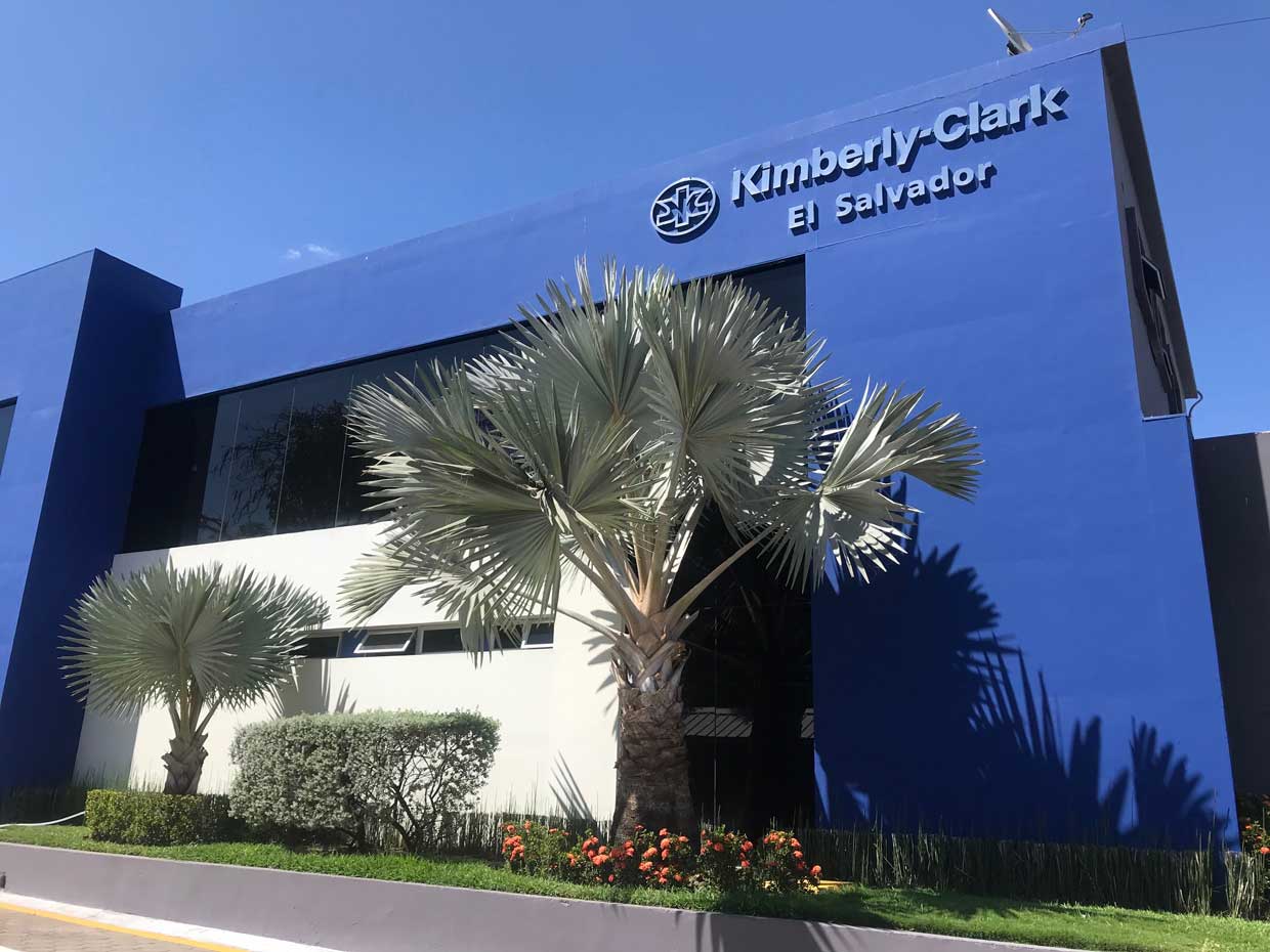 Kimberly-Clark invierte US$18 millones en su planta en El Salvador