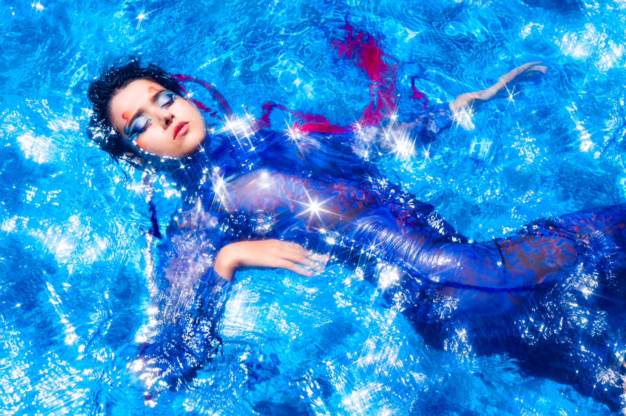 Mauricio Cruz Studio celebra su segundo aniversario con el lanzamiento de la colección Luciferina