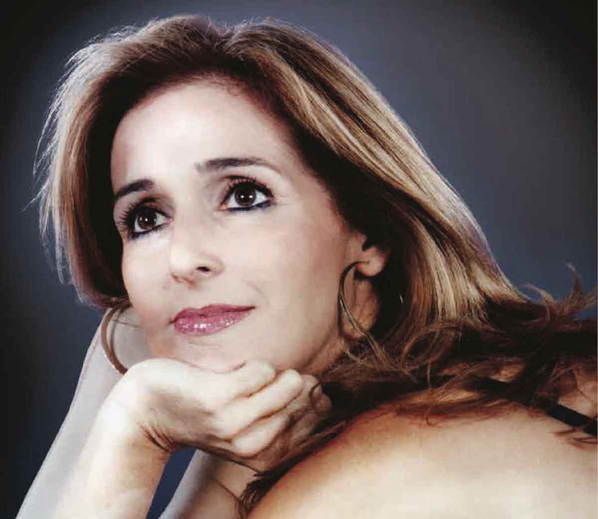 Aproquen y Cangrejo Editores le invitan al lanzamiento del libro Vivian Pellas, Convirtiendo Lágrimas en Sonrisas, Biografía