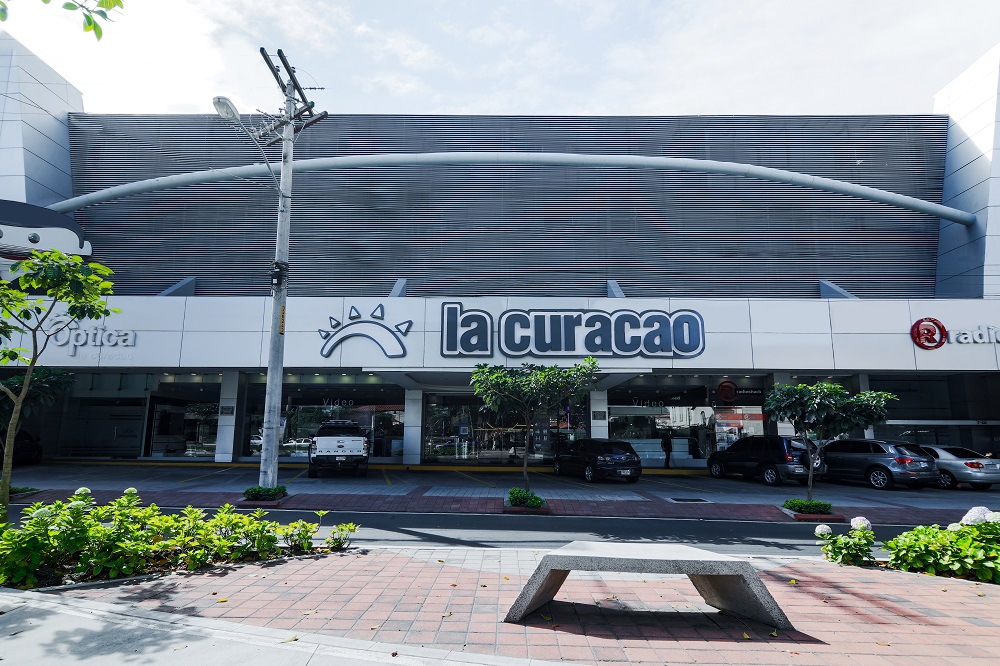 La Curacao Plaza España en Guatemala evoluciona y presenta nuevo concepto