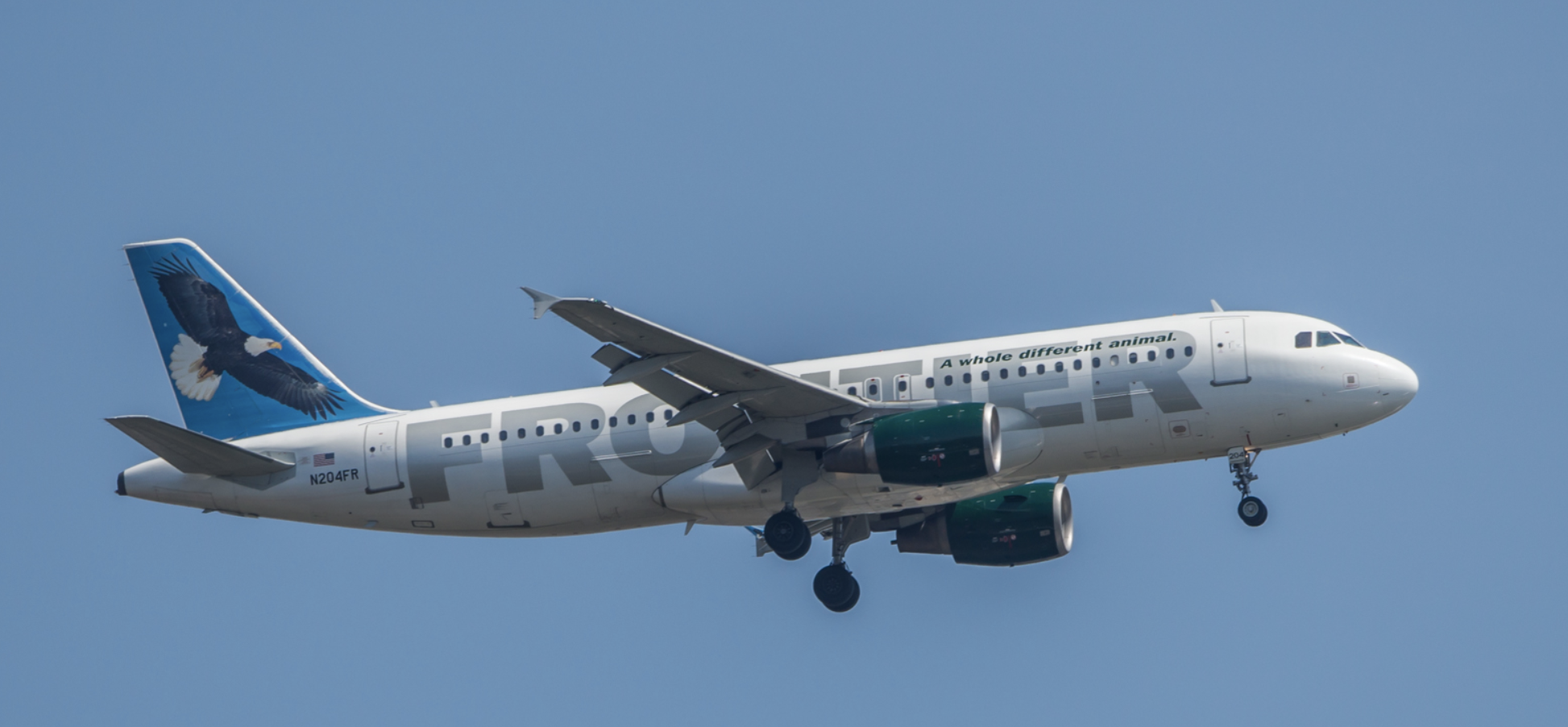 Frontier Airlines abre cinco nuevas rutas desde El Salvador hacia Estados Unidos