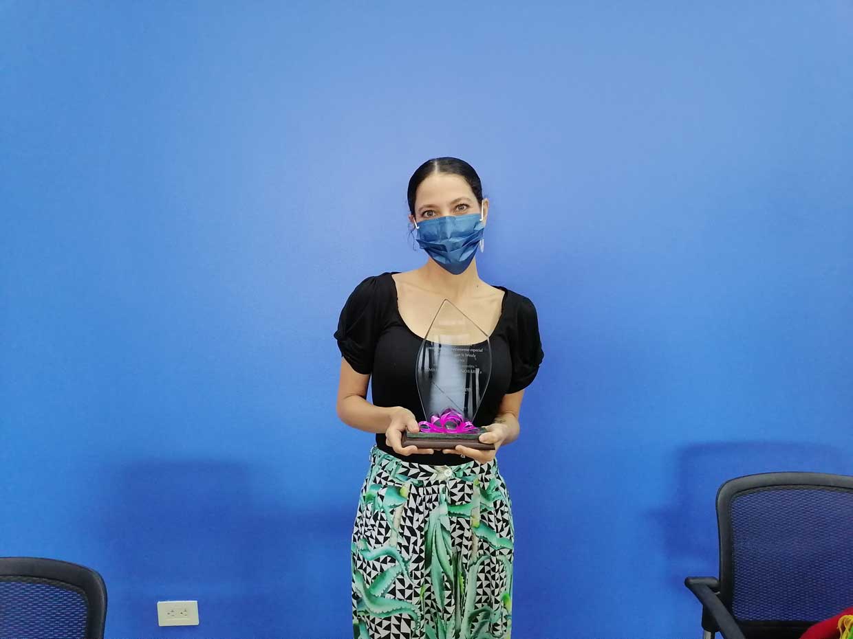 Grameen Costa Rica nombra a Debi Nova como Embajadora Honoraria