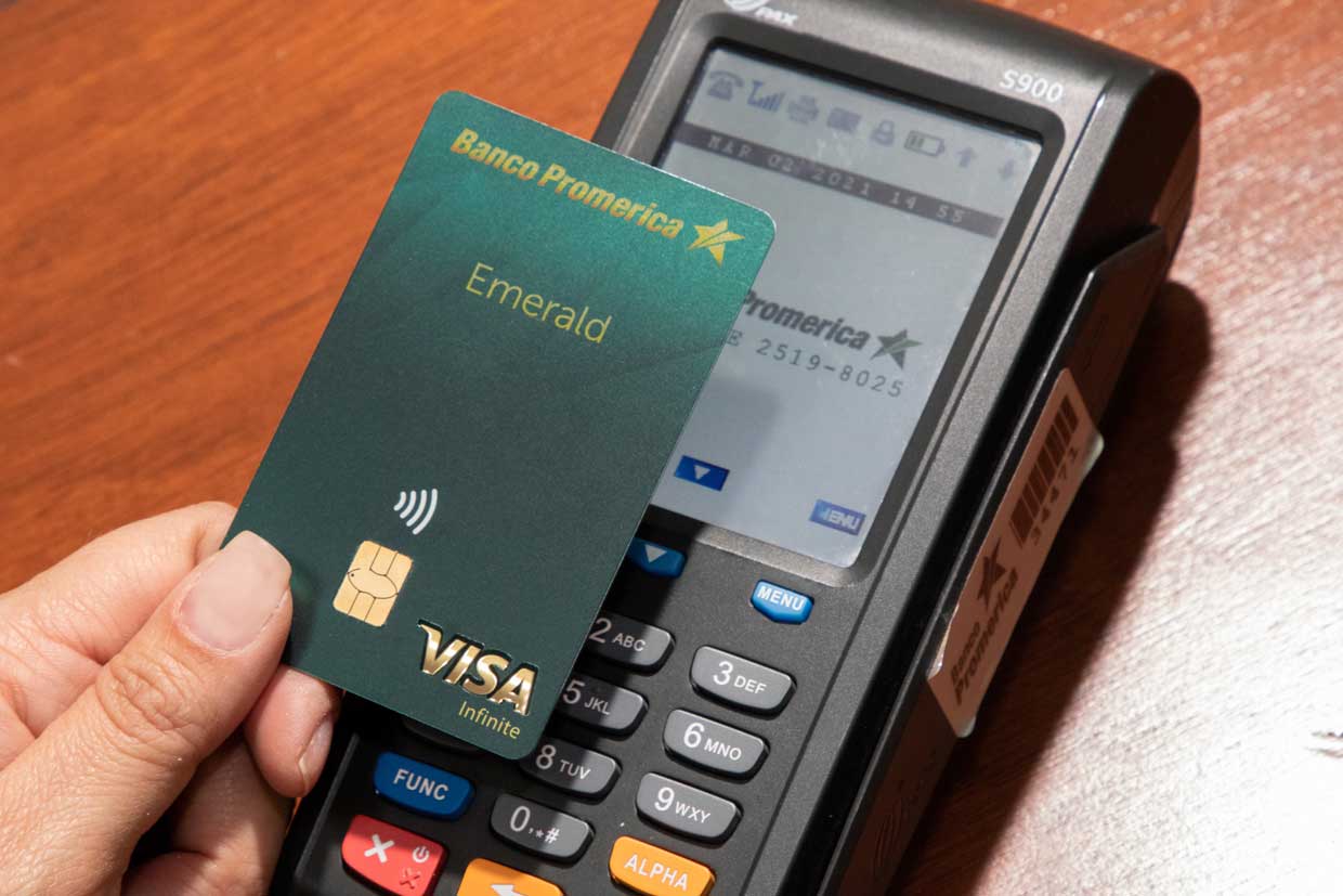 Mercado de tarjetas de crédito se mueve con nuevo plástico