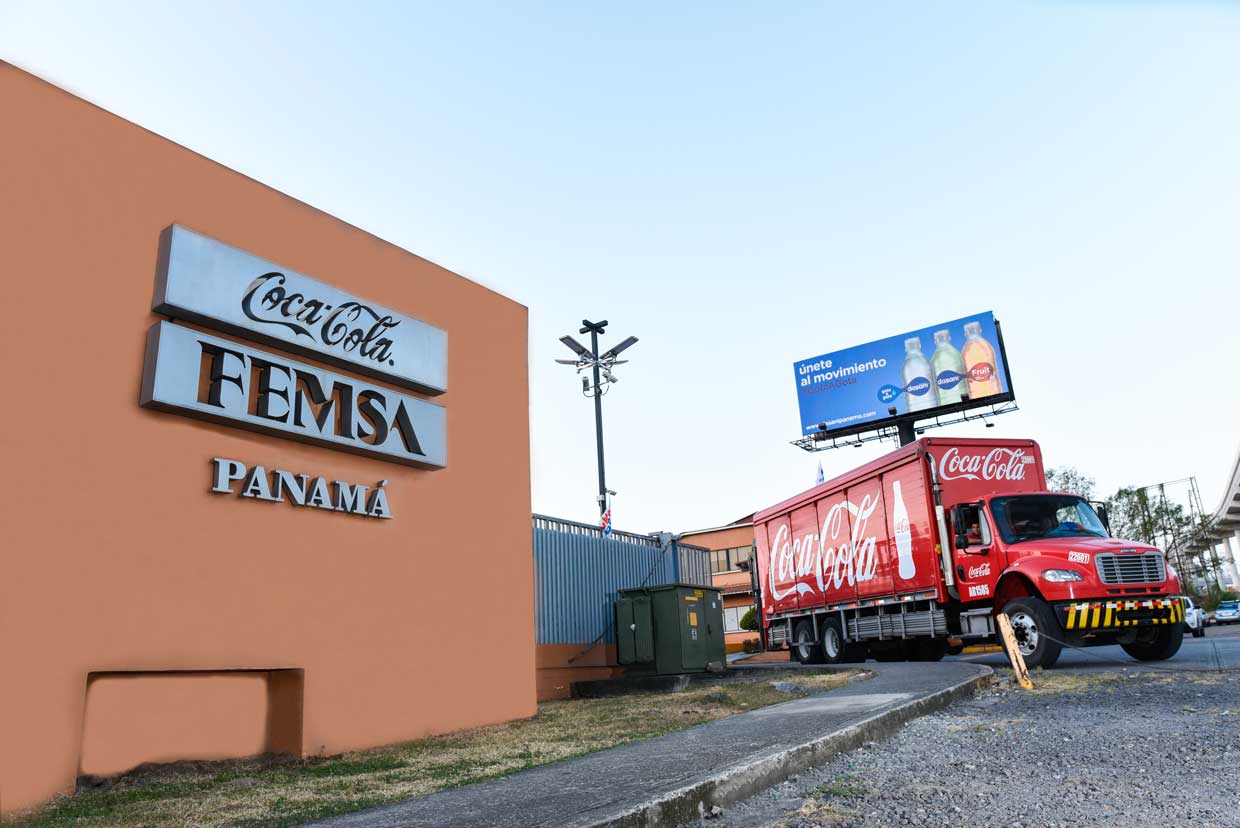 Coca-Cola Femsa Panamá reduce a 84% las emisiones de C02 utilizando energía renovable en sus procesos