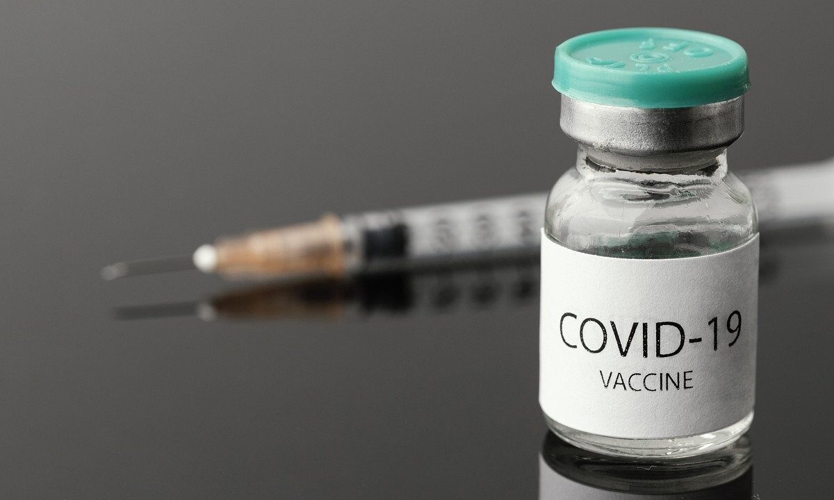 Mitos y realidades de la vacunación contra COVID-19