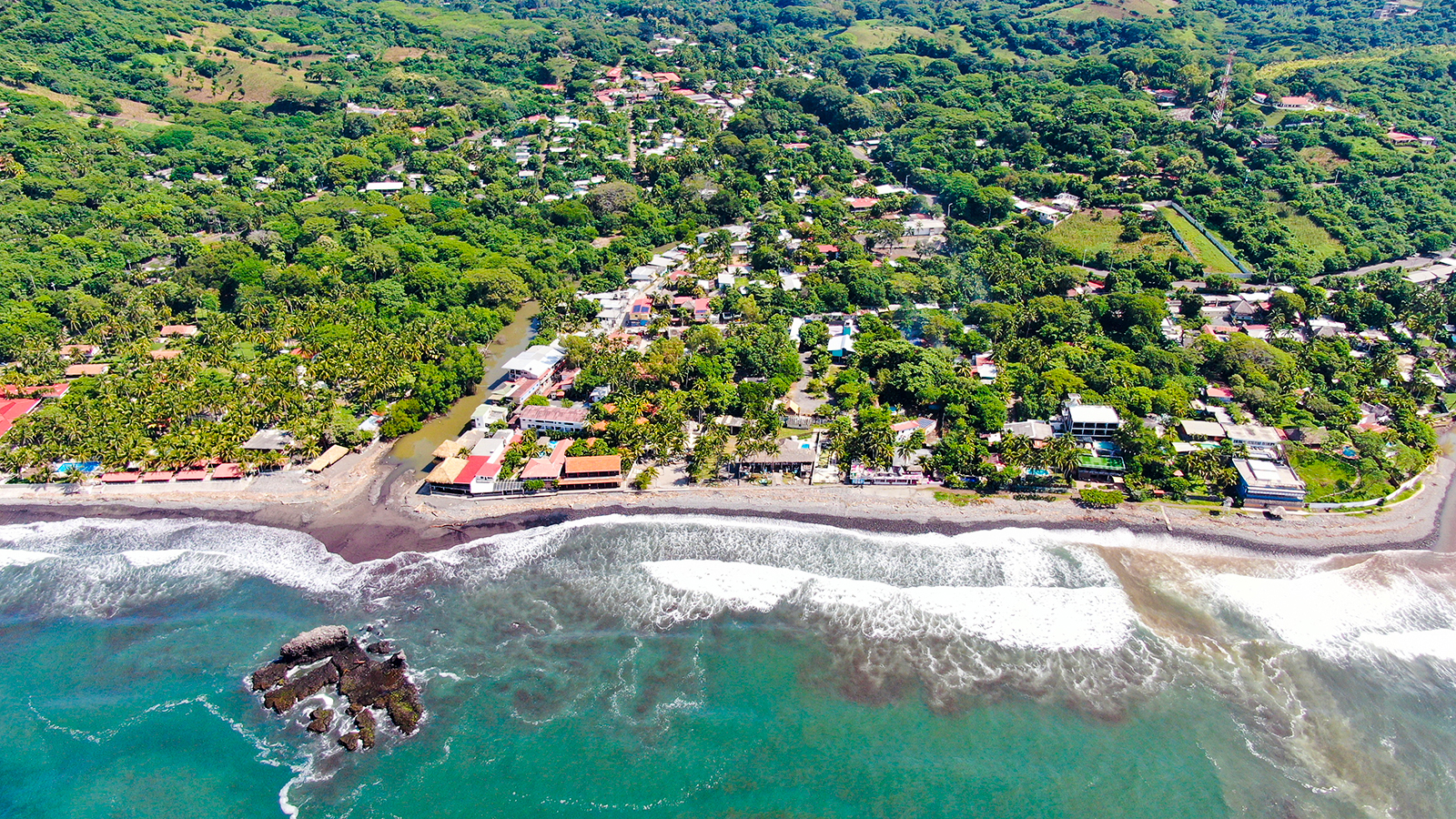 El Salvador se posiciona en Panamá como destino turístico para atraer visitantes y fortalecer el multidestino