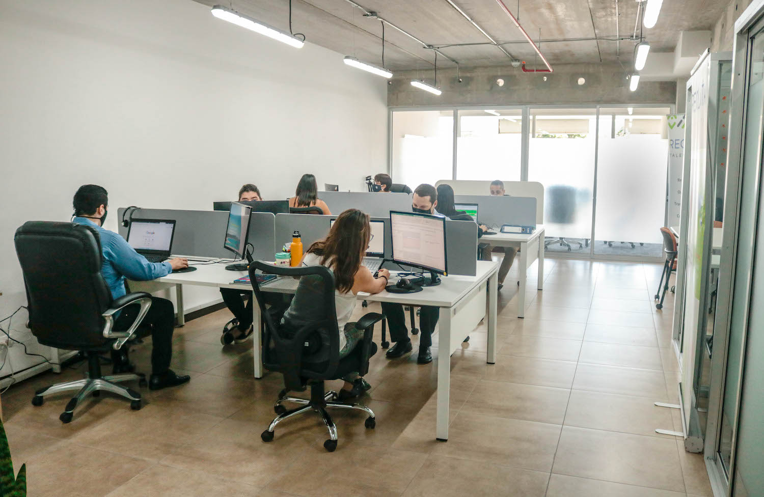 Recluta Talenthunter busca 200 profesionales en diferentes sectores de la economía