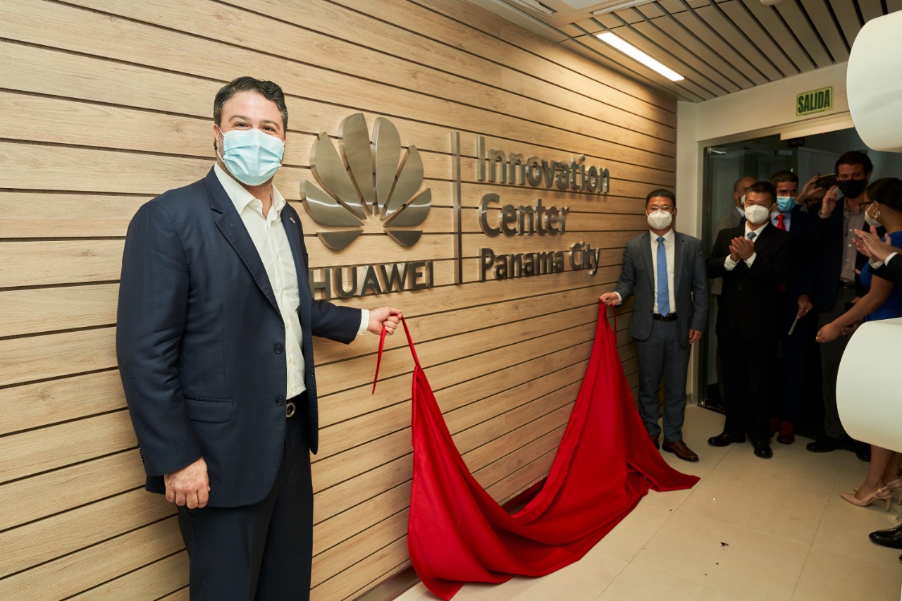 Huawei inaugura centro de innovación en Panamá