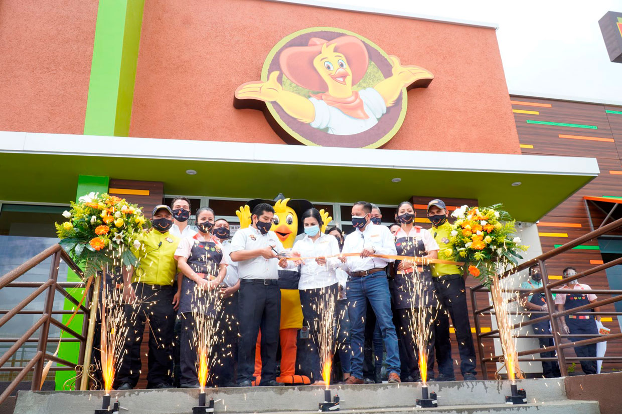 Pollo Campero inaugura nuevo restaurante Insignia Xela-Marimba