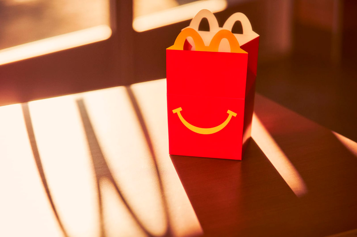 Arcos Dorados anuncia que para 2025 completará la transición hacia juguetes 100% sustentables en Cajita Feliz