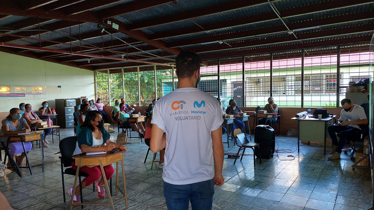 Cabletica y Movistar promueve la educación digital a través de voluntariado de sus colaboradores en la “Semana de la misión”