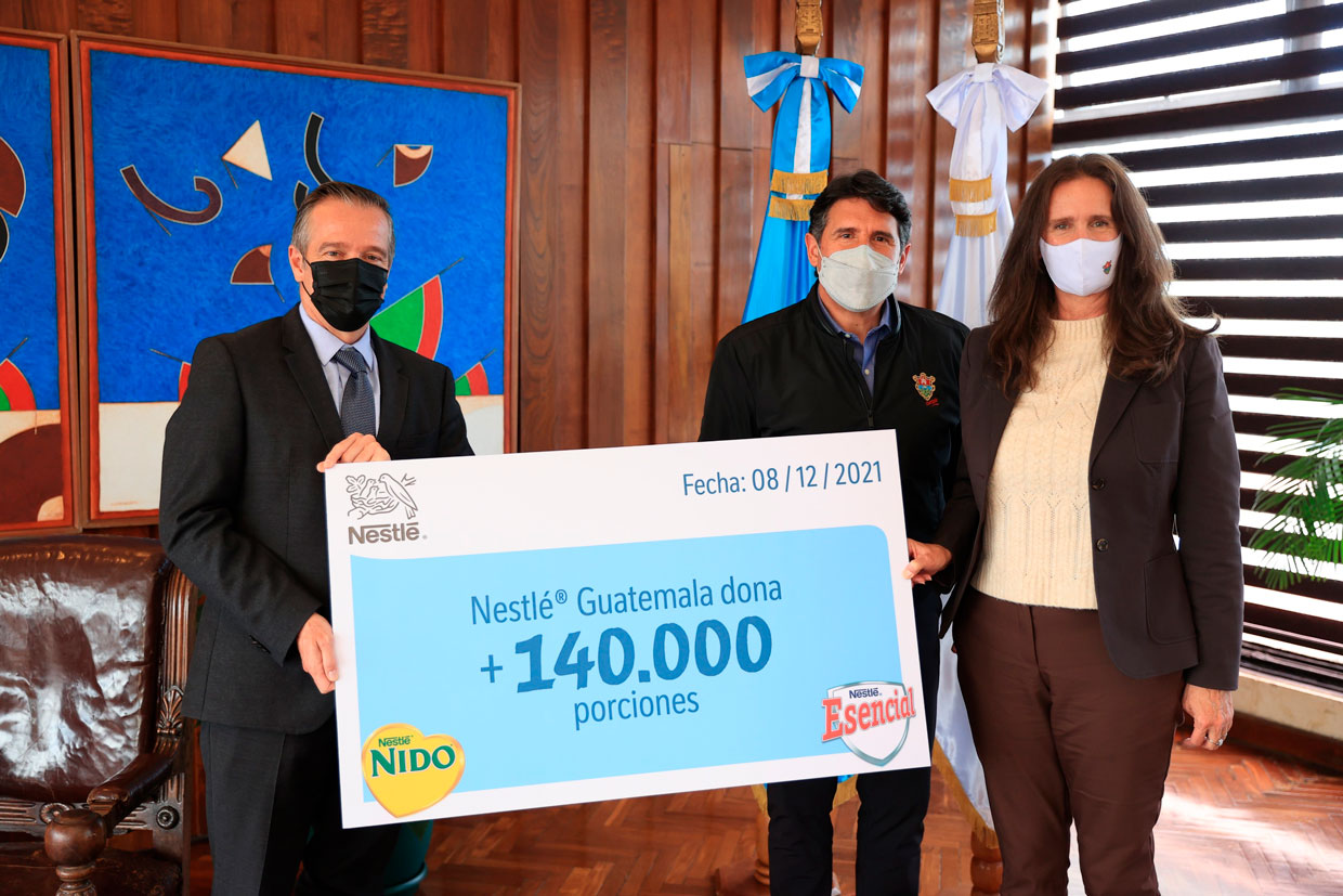 Nestlé dona más de 140.000 porciones de productos lácteos a niños Guatemaltecos