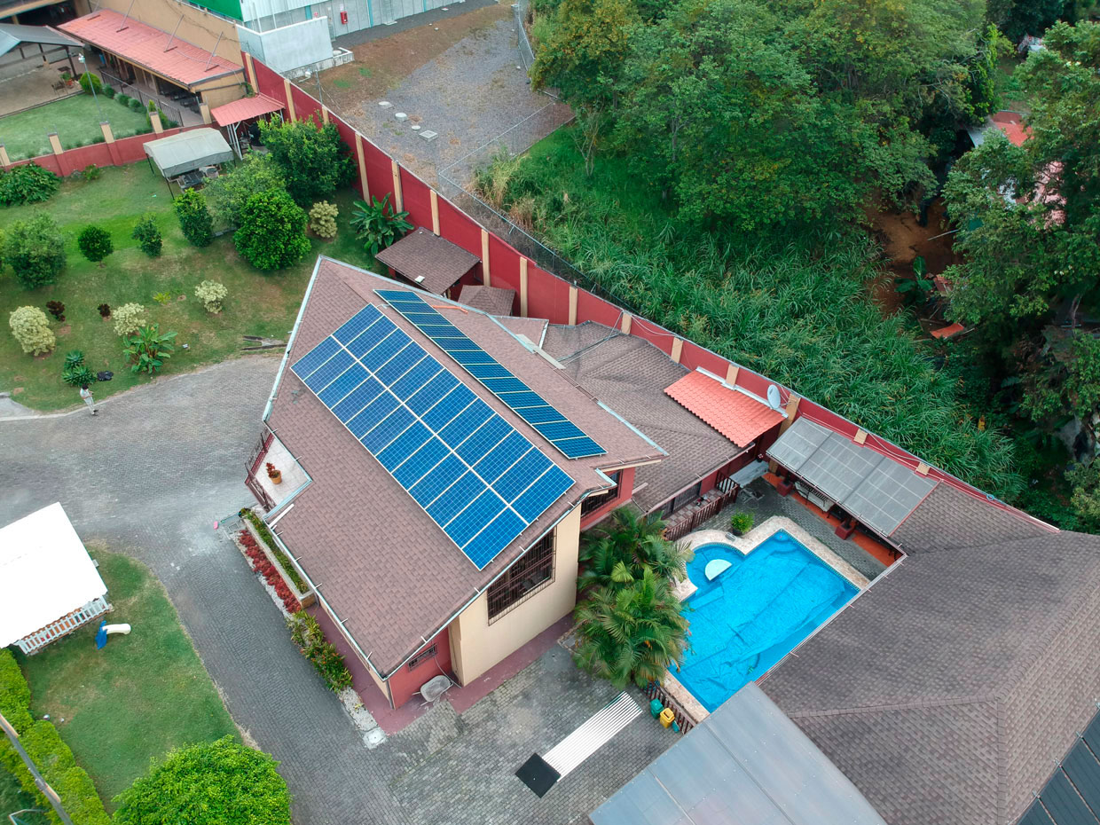 Costa Rica: Entra en vigencia ley que permite instalar paneles solares en viviendas y empresas de forma más expedita