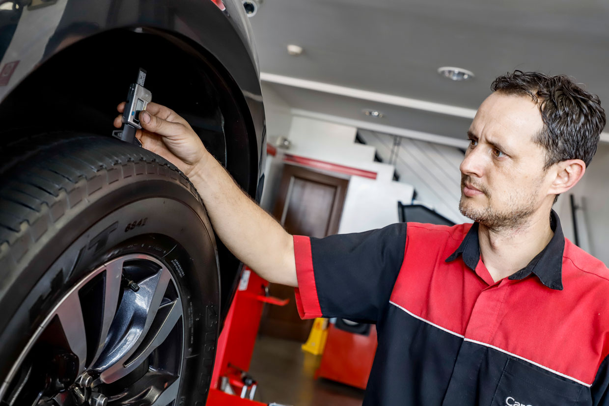 Ahorre combustible en carretera con el uso y mantenimiento adecuado de las llantas