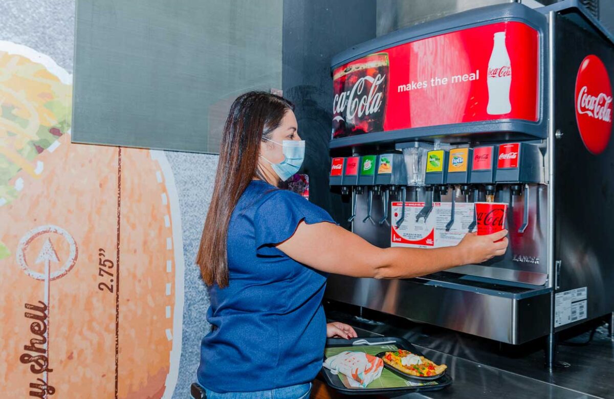 Taco Bell Costa Rica firma alianza comercial con Coca-Cola