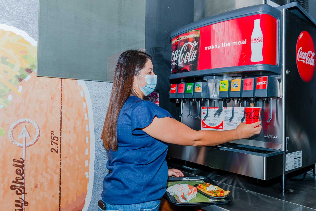 Taco Bell Costa Rica firma alianza comercial con Coca-Cola