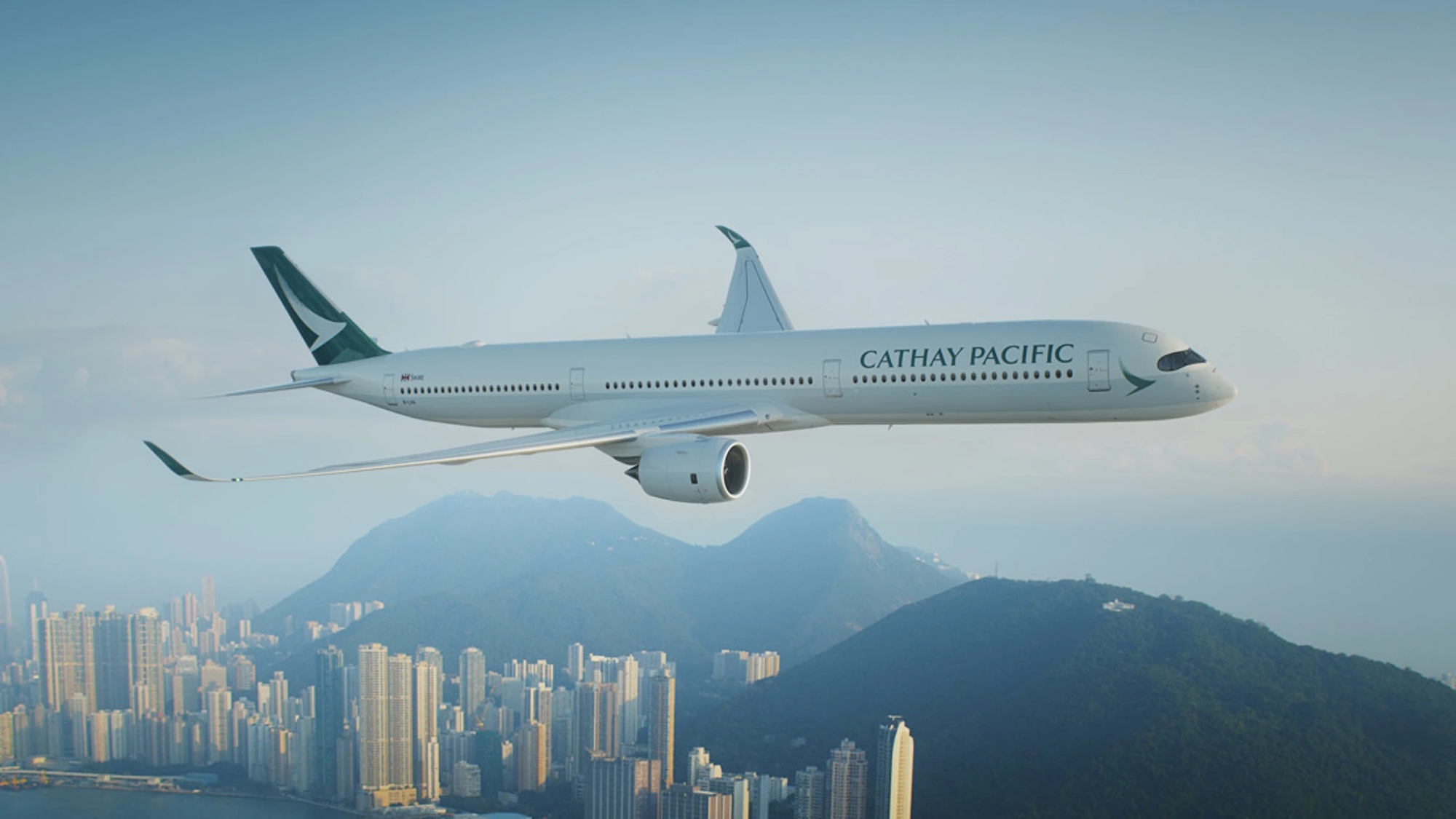 Cathay Pacific operaría el vuelo más largo del mundo para evitar el espacio aéreo ruso